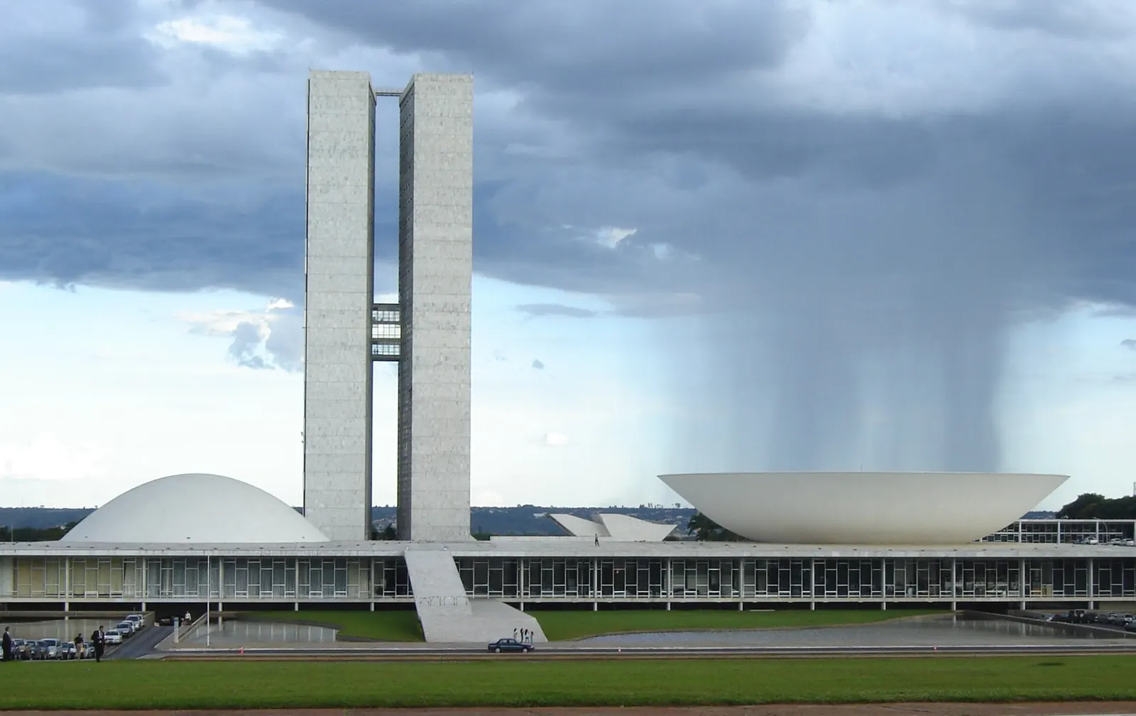 Proclamação da República 2026 cai no domingo: tem feriadão?